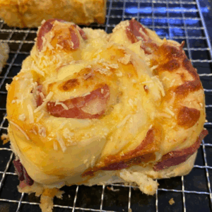 Pão com Recheio de Calabresa com Catupiry (320 g) – Sítio do Pica-Pau